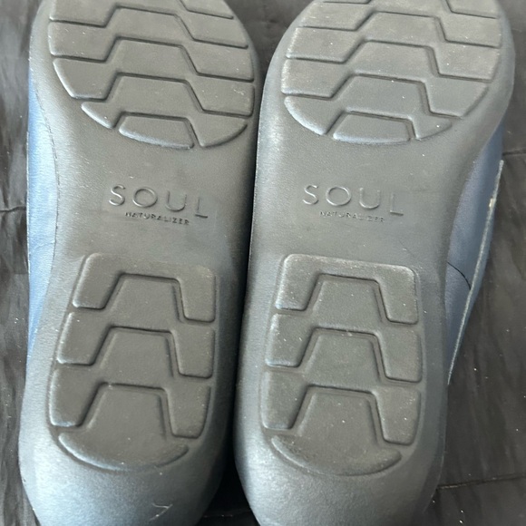 Soul Naturalizer woman’s Navy Loafers - size 9 M- uppers leathers- very comfy - Picture 9 of 11